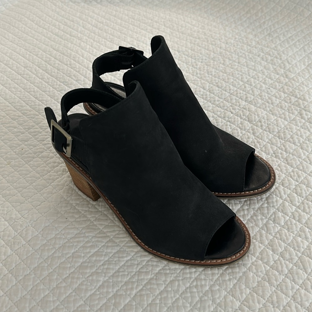 Chinese Laundry black booties size 6.5